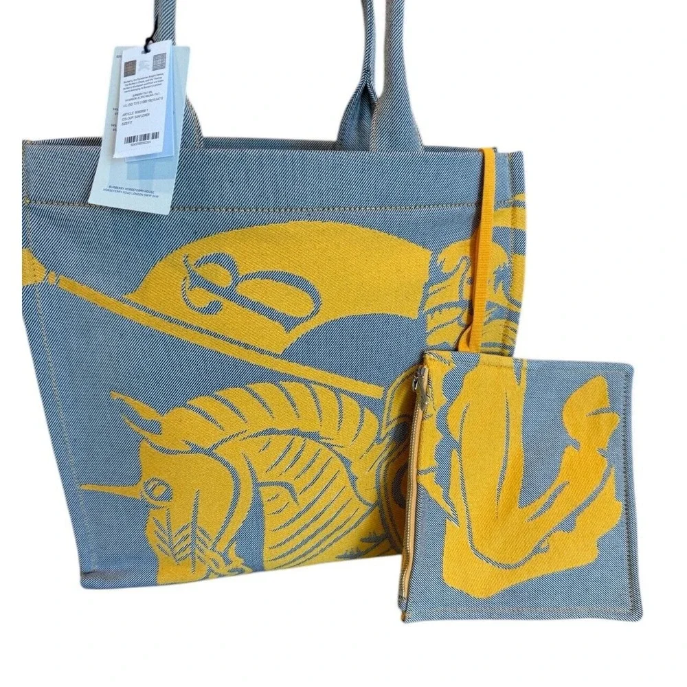 Burberry Unisex Cotton LL EKD Tote in Sunflower, large, with graphic, 8090858 - Picture 13 of 13